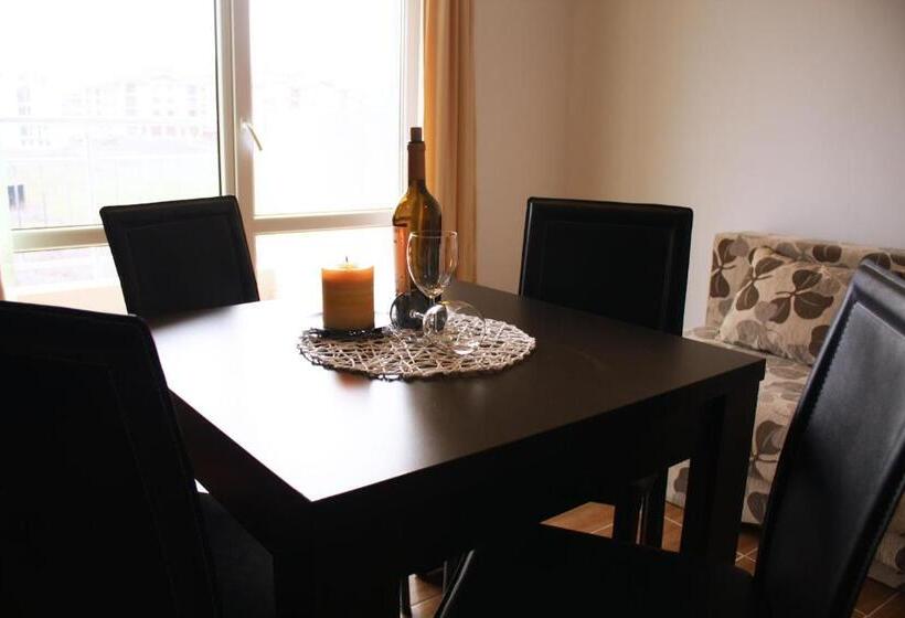 Апартаменты 1 Спальня с Балконом, Guest House Ask