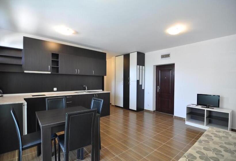 דירת חדר בקומת קרקע, Guest House Ask