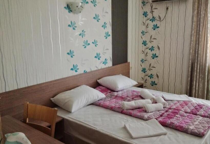 اتاق استاندارد با بالکن, Morska Zvezda Guest House