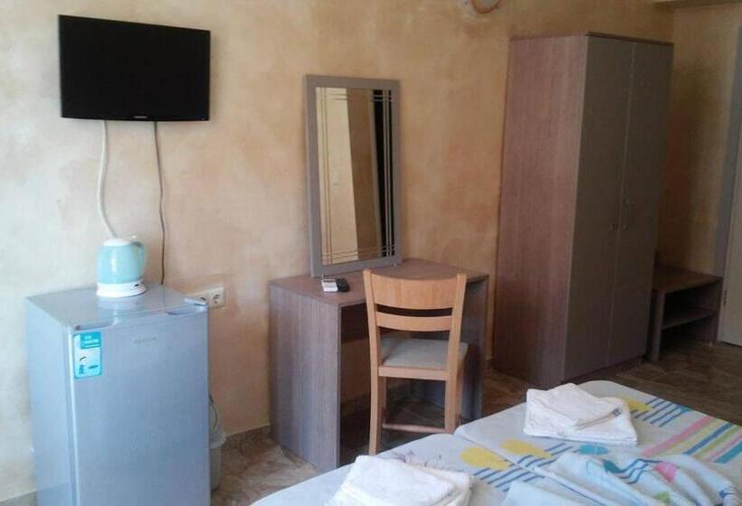 Номер Стандарт с Балконом, Morska Zvezda Guest House
