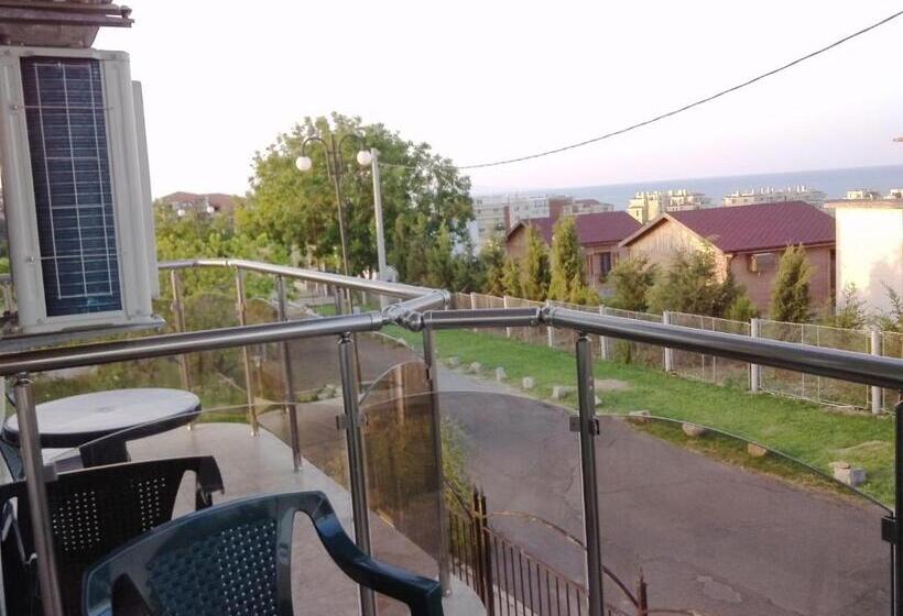 استودیوی استاندارد با چشم‌انداز دریا, Morska Zvezda Guest House