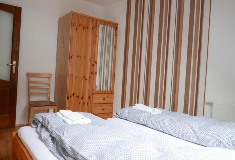 חדר בסיסי, Paulay Borház és Vendégház