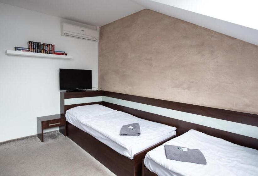 スタンダードトリプルルーム, Penzion U Trávníčka