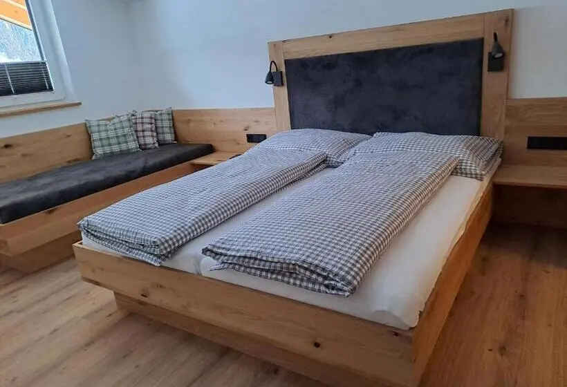 バルコニー付きスタンダードトリプルルーム, Zimmer & Appartements Schwarzenbacher Sonja & Konrad