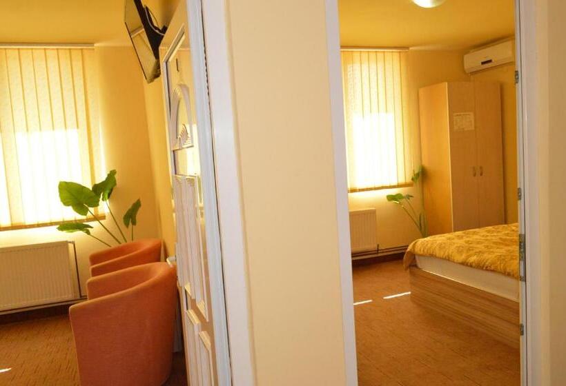 スタンダード4人部屋, Pensiunea Beverly Hills