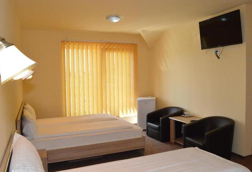 اتاق استاندارد چهار تخته, Pensiunea Beverly Hills