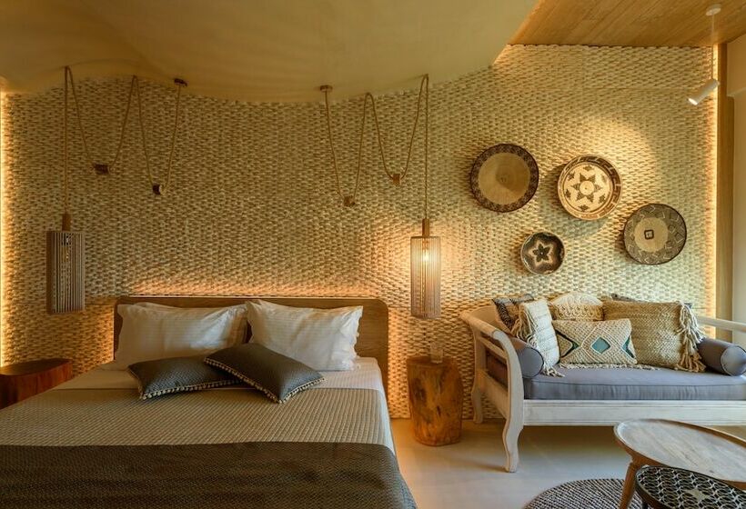 جناح ديلوكس مطل على البحر, Divelia East