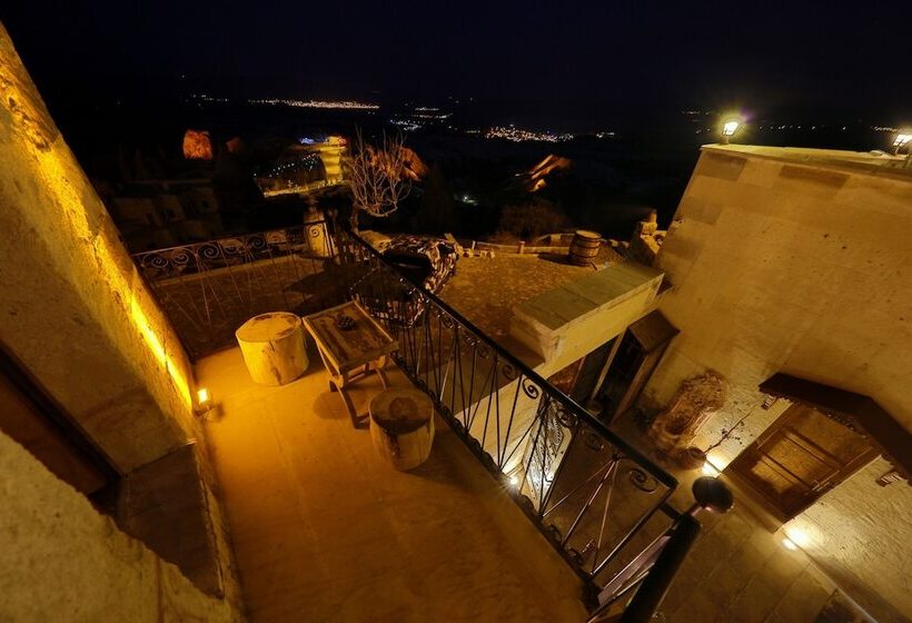 سوییت لوکس, Eyes Of Cappadocia Cave