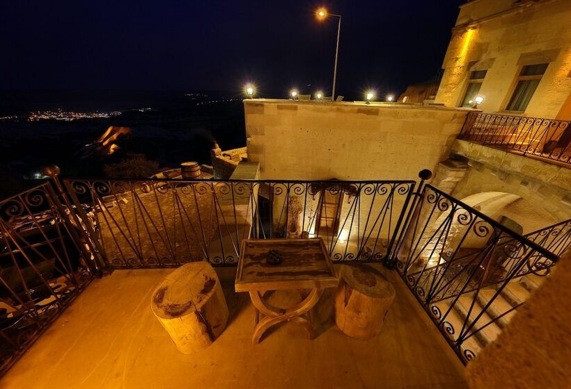 سوییت لوکس, Eyes Of Cappadocia Cave