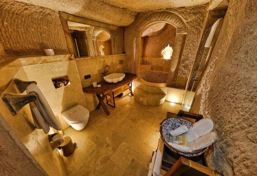 سوییت جونیور, Eyes Of Cappadocia Cave