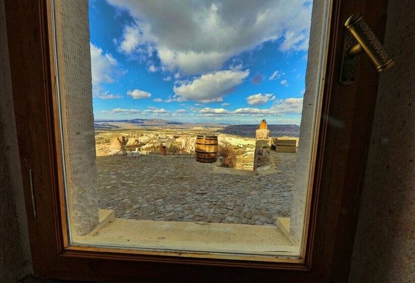 سوییت جونیور, Eyes Of Cappadocia Cave