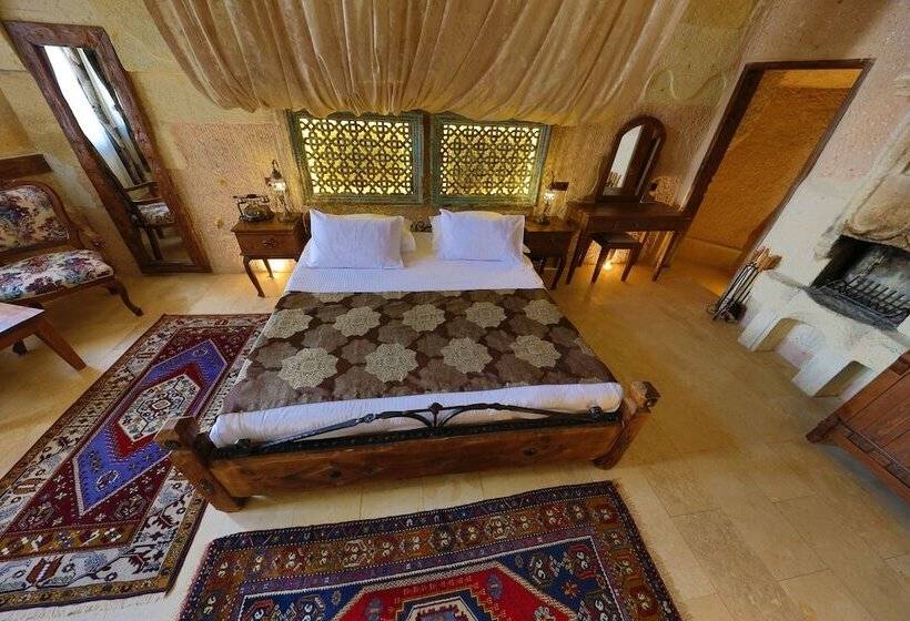 سوییت جونیور, Eyes Of Cappadocia Cave