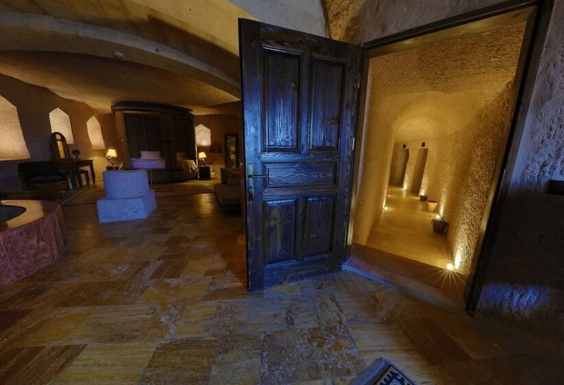 سوئیت با تخت بزرگ, Eyes Of Cappadocia Cave