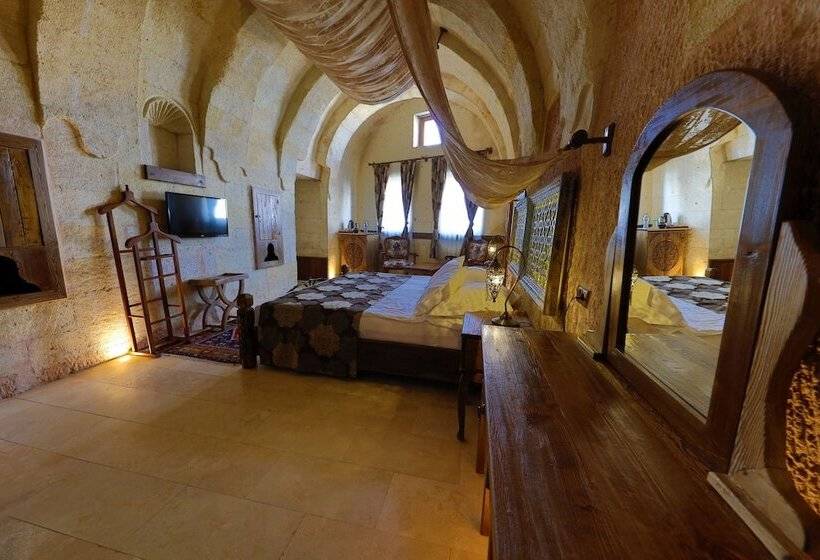 سوییت جونیور, Eyes Of Cappadocia Cave