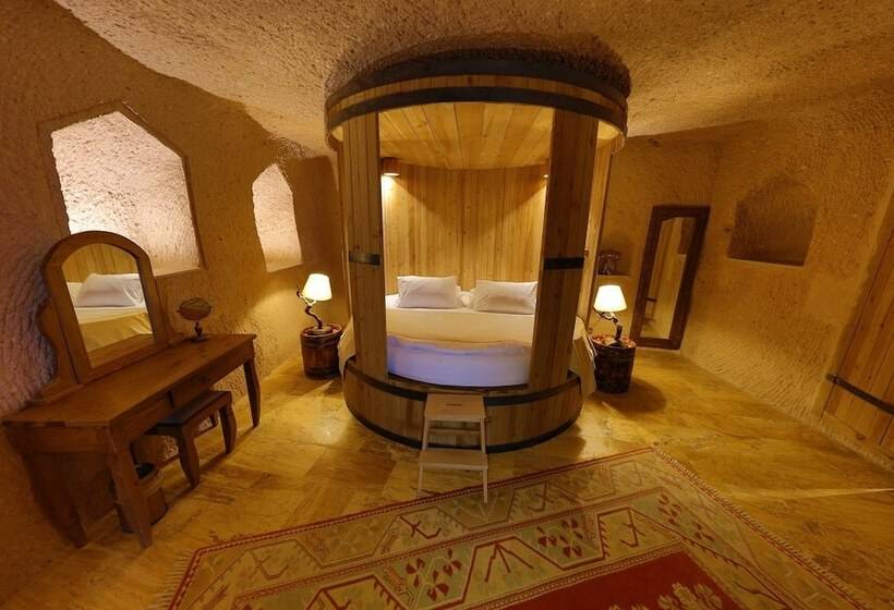 سوئیت با تخت بزرگ, Eyes Of Cappadocia Cave