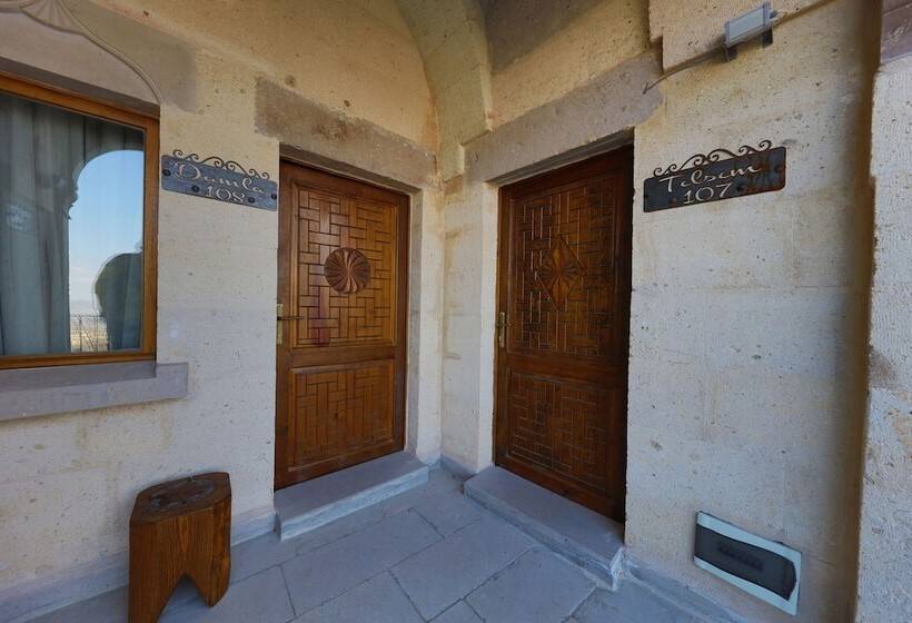 سوییت خانوادگی, Eyes Of Cappadocia Cave