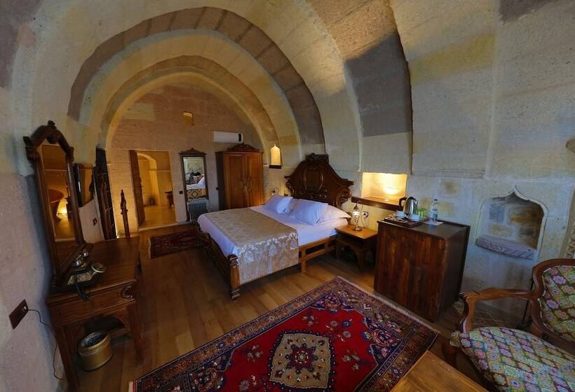 سوییت خانوادگی, Eyes Of Cappadocia Cave