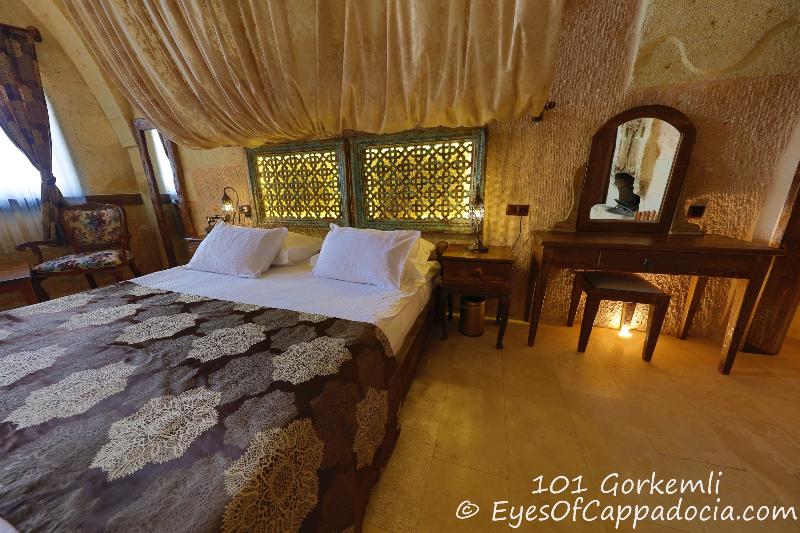 سوییت جونیور, Eyes Of Cappadocia Cave