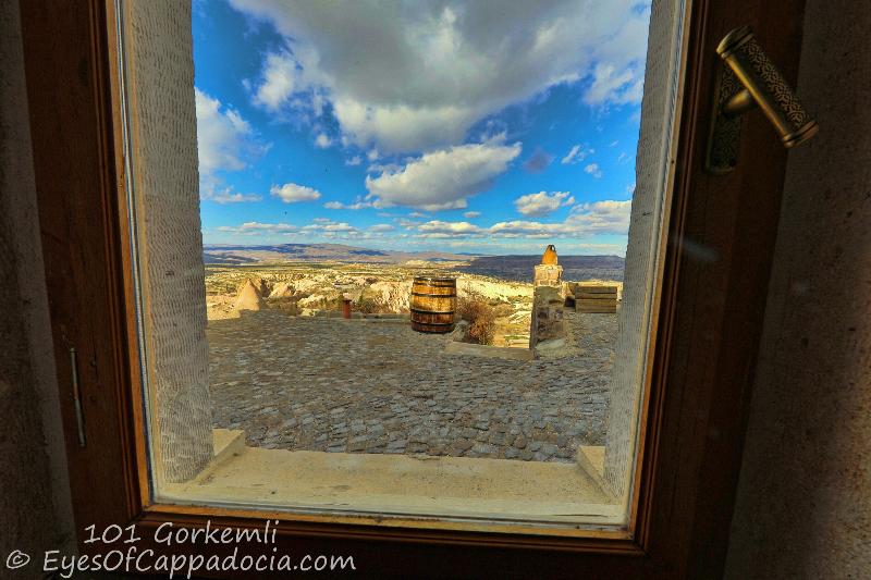 سوییت جونیور, Eyes Of Cappadocia Cave