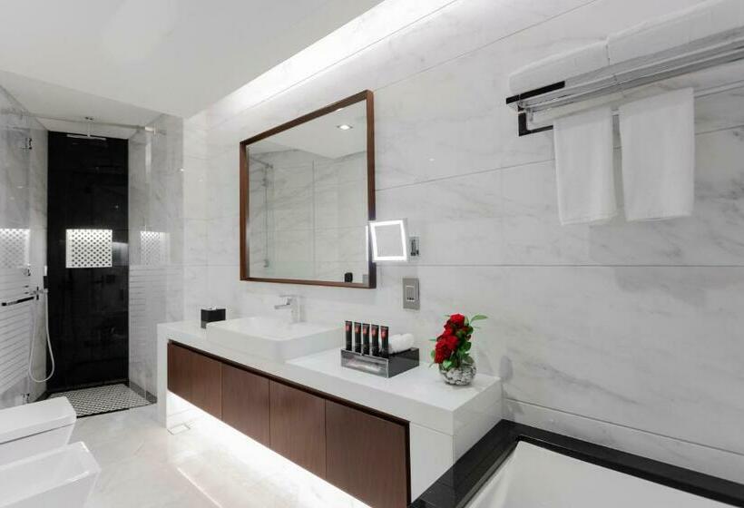 带大床的俱乐部房间, Renaissance Business Bay Hotel, Dubai