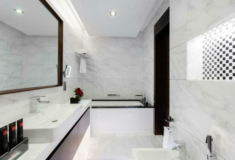 带大床的俱乐部房间, Renaissance Business Bay Hotel, Dubai