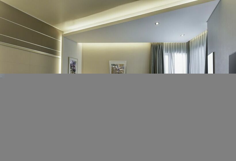 Номер Клуб Кровать Кинг, Renaissance Business Bay Hotel, Dubai
