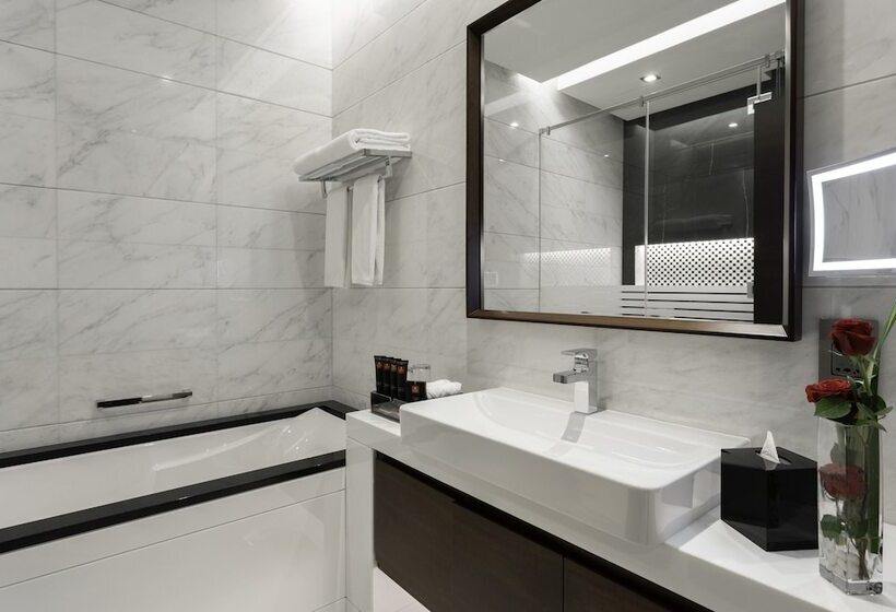 Номер Superior Кровать Кинг, Renaissance Business Bay Hotel, Dubai