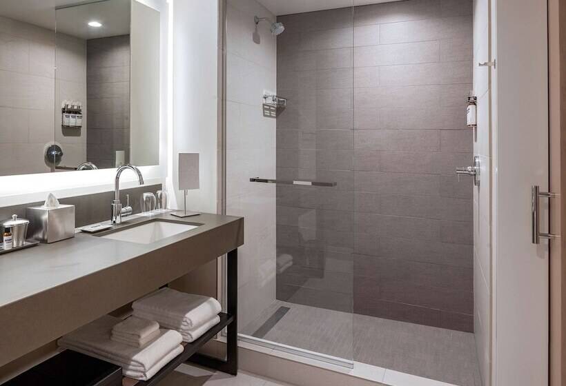 Номер Клуб, Hyatt Regency Seattle