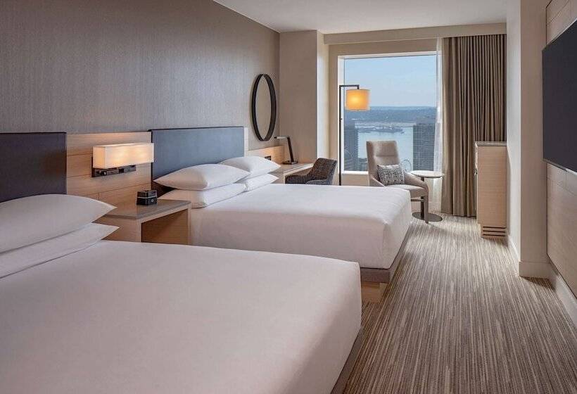 Номер Клуб, Hyatt Regency Seattle