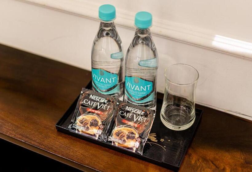 استودیو استاندارد با بالکن, Lotus Laverne