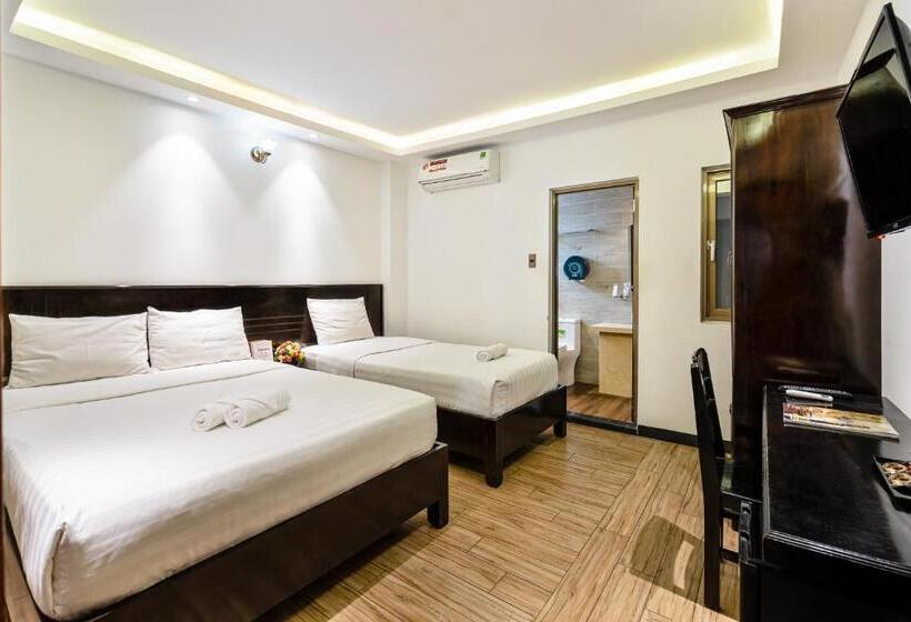 اتاق خانوادگی, Lotus Laverne