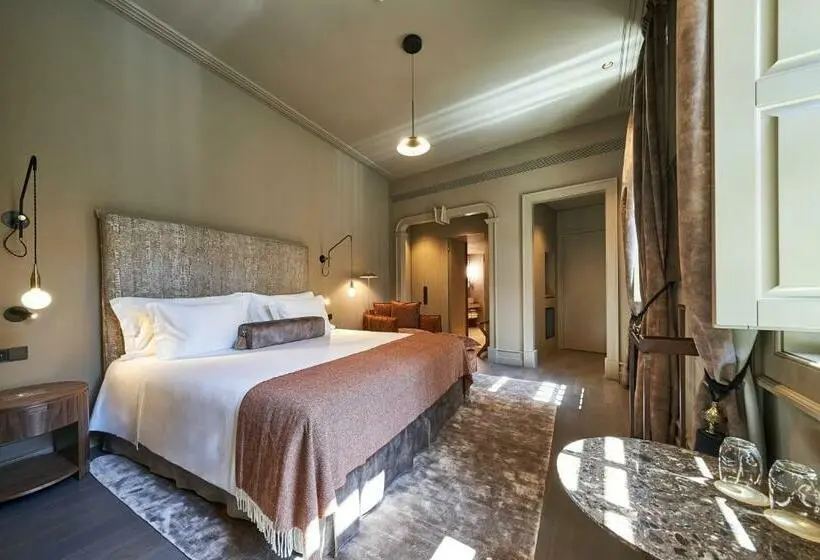 Quarto standard, Portobay Flores