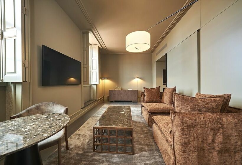 سوییت دوبلکس, Portobay Flores
