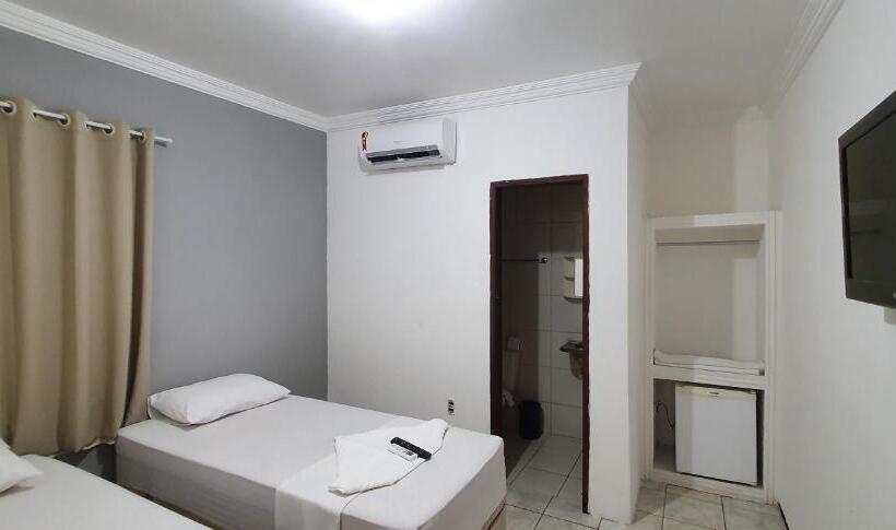 غرفة قياسية ثلاثية, Pousada Veleiro