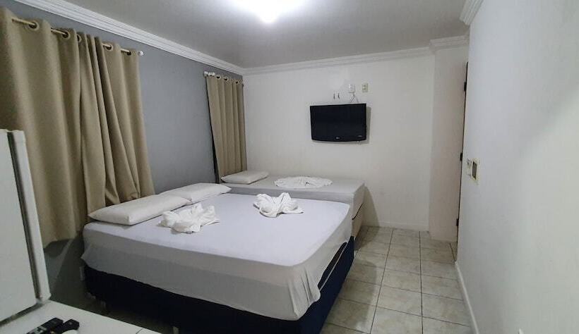 غرفة قياسية ثلاثية, Pousada Veleiro