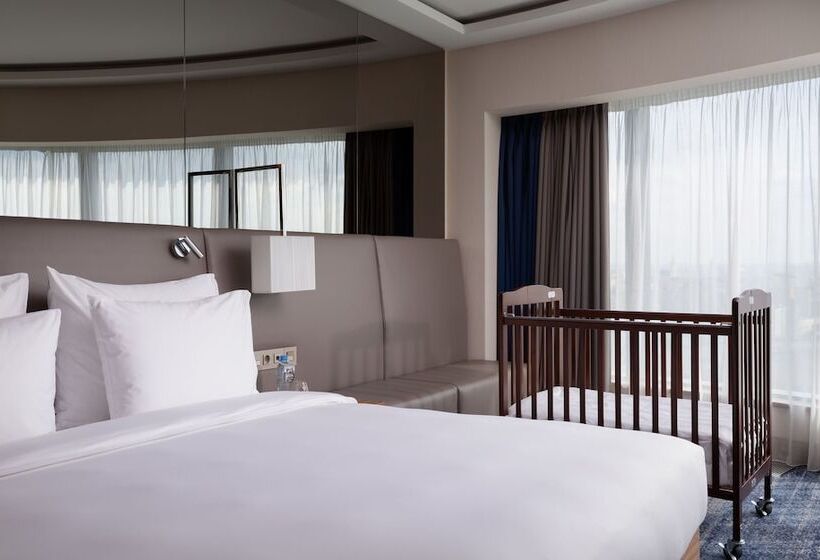 اتاق سوپریور با چشمانداز شهر, Radisson Blu Olympiyskiy