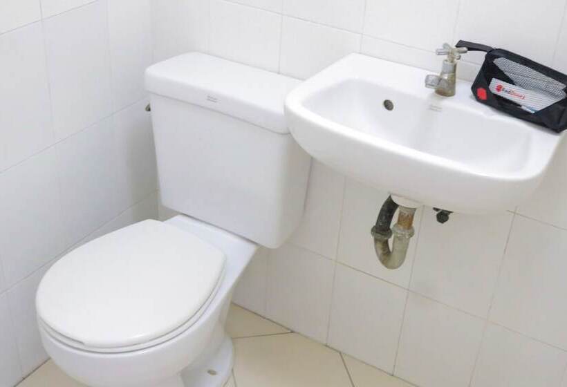 Quarto Estandar, Reddoorz @ Bonifacio St Cebu