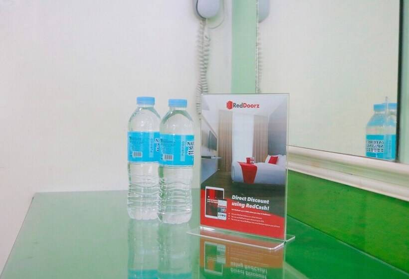 Номер Стандарт, Reddoorz @ Bonifacio St Cebu