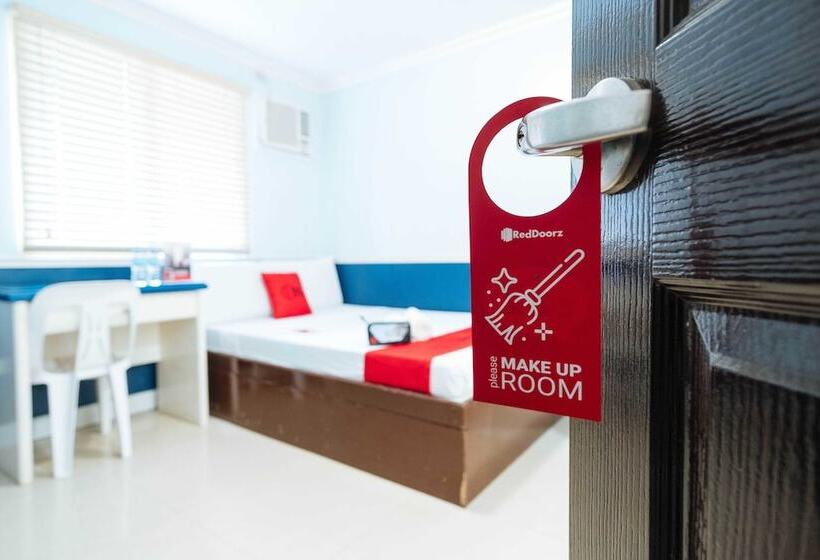 Quarto Familiar, Reddoorz @ Bonifacio St Cebu