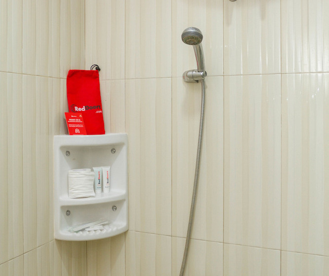 经济房, Reddoorz @ Malabar Street