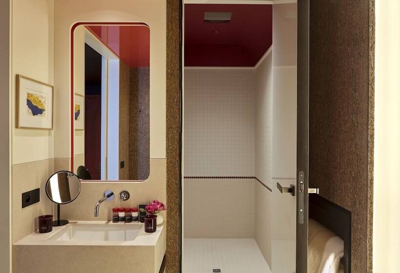 デラックスルーム, Sinner Paris