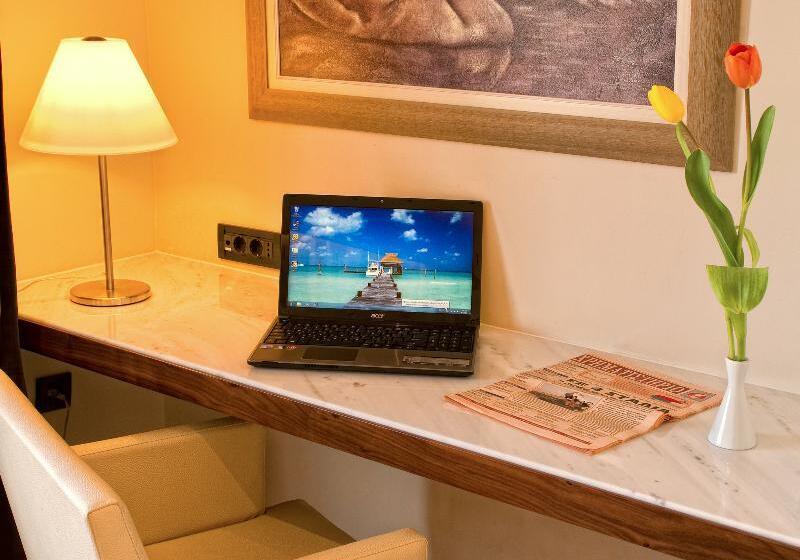 デラックスルーム, Sinner Paris