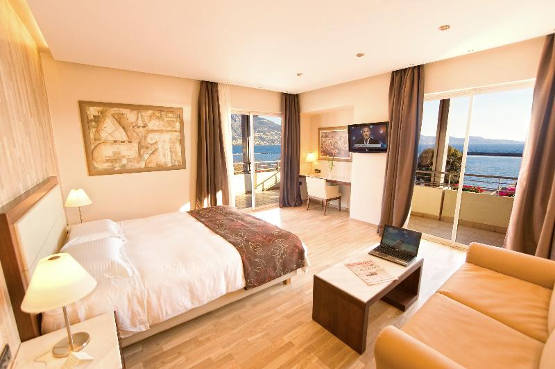 デラックスルーム, Sinner Paris