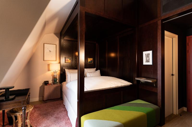 クラシックルーム, Sinner Paris