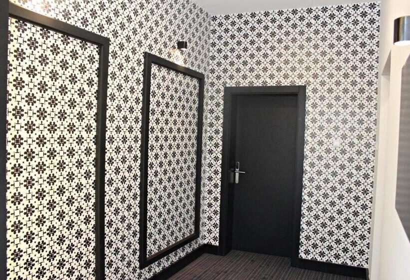 اتاق استاندارد, Story