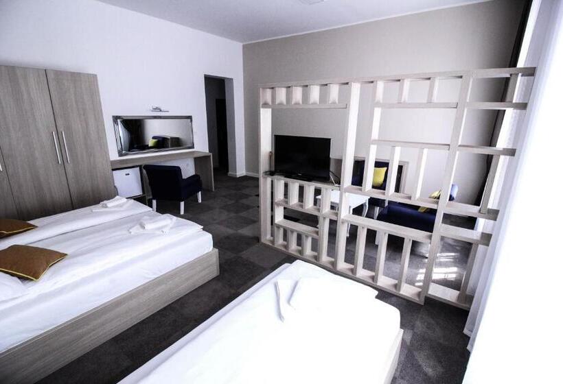 اتاق خانوادگی, Story