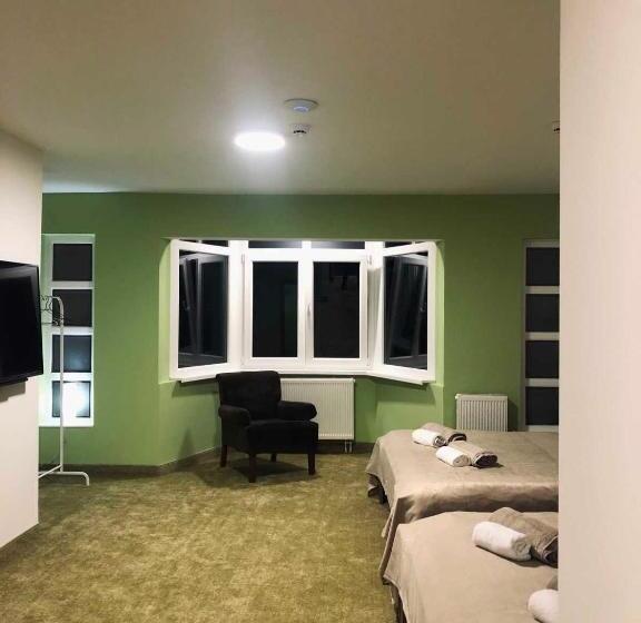 استودیوی استاندارد, Story