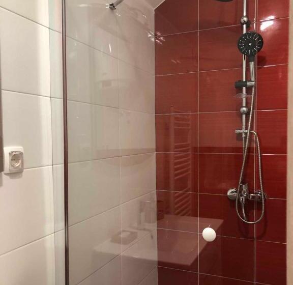 آپارتمان 1 خوابه با تراس, Story