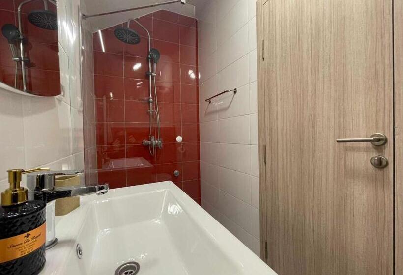 آپارتمان 1 خوابه با تراس, Story