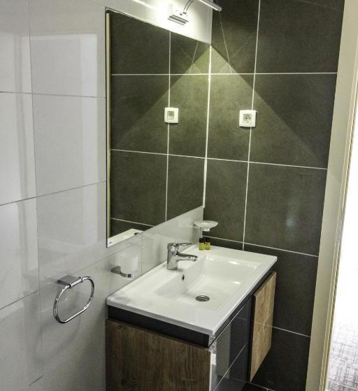 اتاق استاندارد, Story